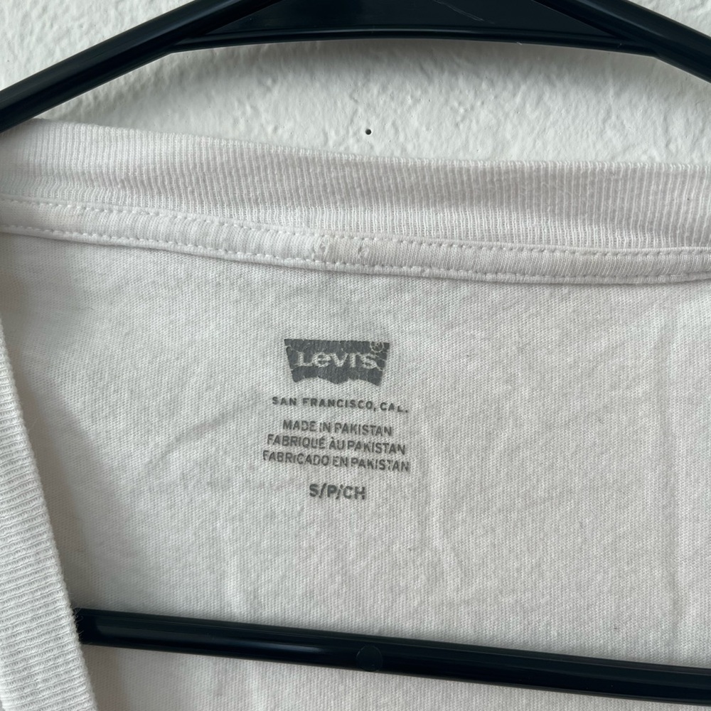 Levis Women's Graphic Tee Size XS - Picture 3 of 7